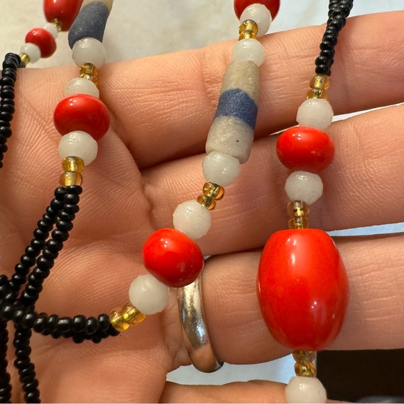 Gorgeous Black Seed Coral Stone Long Beaded Necklace Vintage Unique 31.5" - Picture 4 of 8